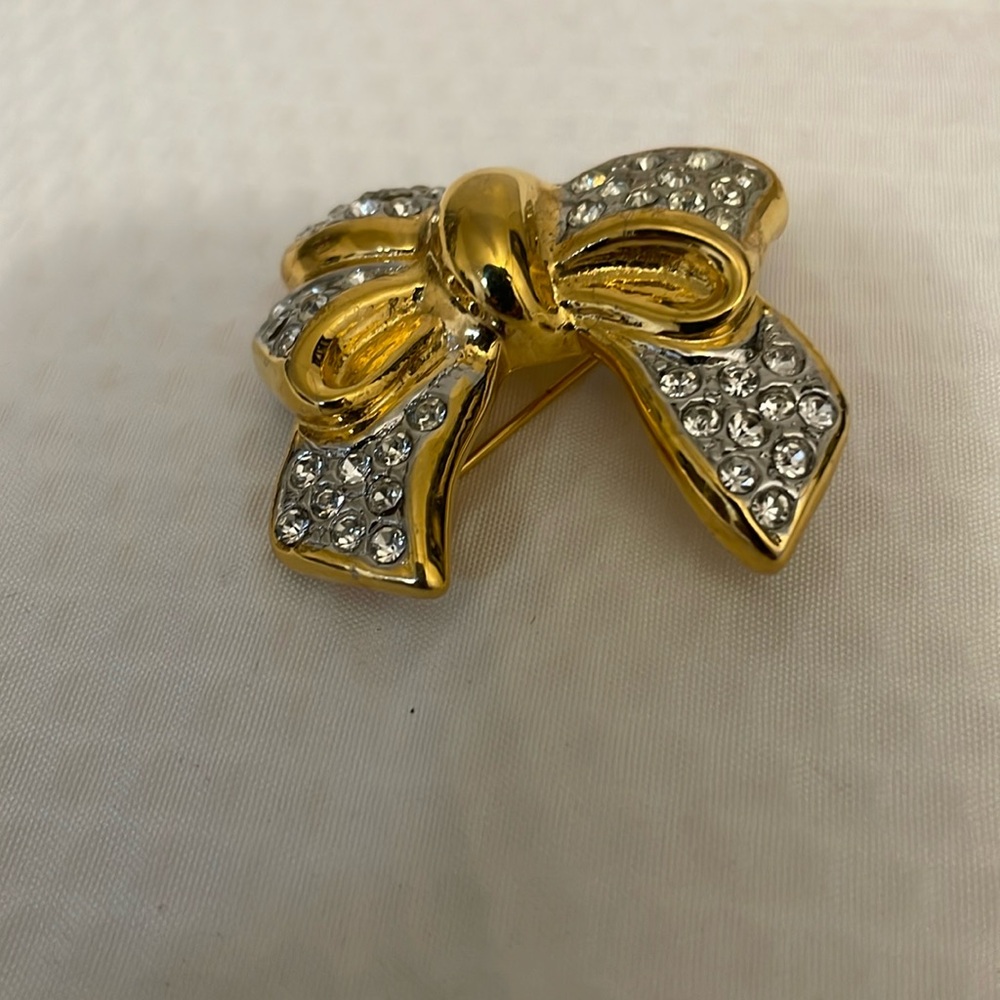 Vintage Gold Tone  Rhinestone Bow Brooch